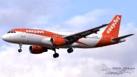 A_320-214_G-EZUW_easyJetcom02.jpg