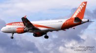 A_320-214_G-EZUW_easyJetcom03.jpg