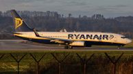 B_737-8ASWL_EI-EKF_Ryanair01.jpg