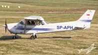 Cessna_172S_Skyhawk_SP-APH03.jpg