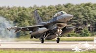 F-16D-40J_Fighting_Falcon_USAF_90-0796_AV_08.jpg