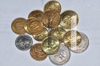 Nazwa pliku=MonetyPLNGr01.jpg
Wielkość pliku=276KiB
Rozmiar=1400x933
Data dodania= 04, Sierpień 2025 MonetyPLNGr01.jpg